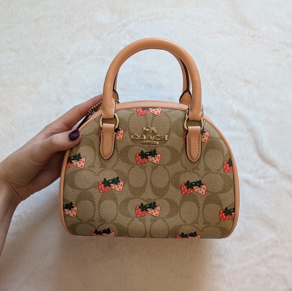 Coach Strawberry Duffle☁️🍓🍰